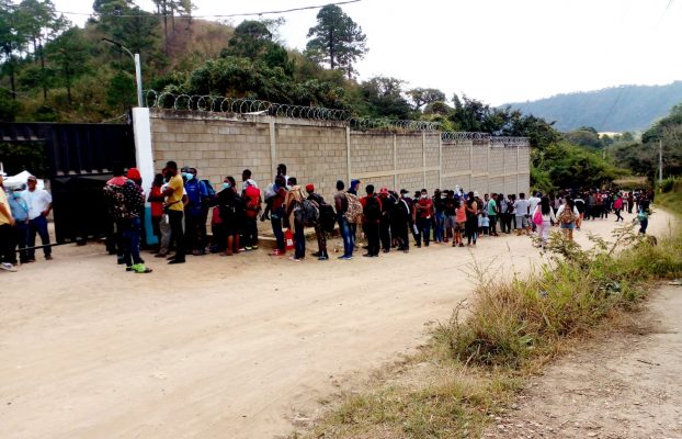 Seguimos atendiendo a familias migrantes en tránsito por Honduras